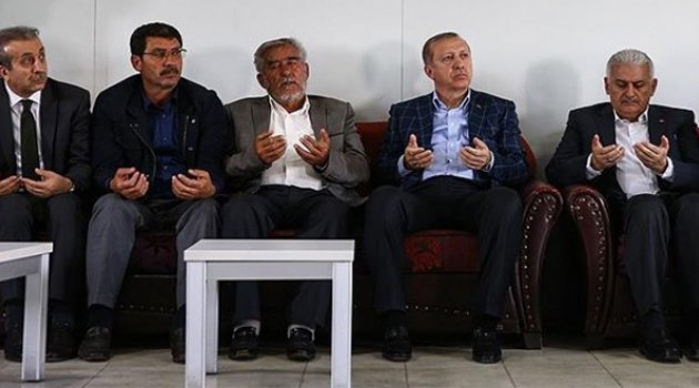 Devletin Zirvesi O köye Taziyeye Gitti