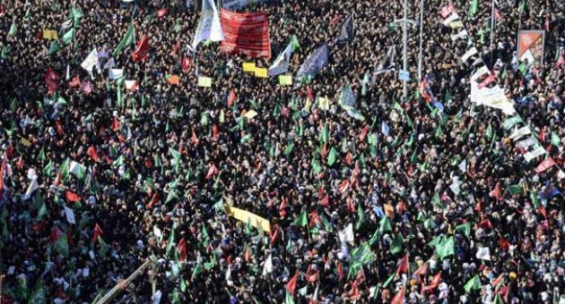 Diyarbakır'da 100 bin kişi Charlie Hebdo'yu protesto etti