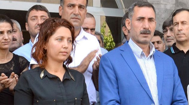 Diyarbakır'da 'öz yönetim' açıklaması yapan belediye başkanları tutuklandı