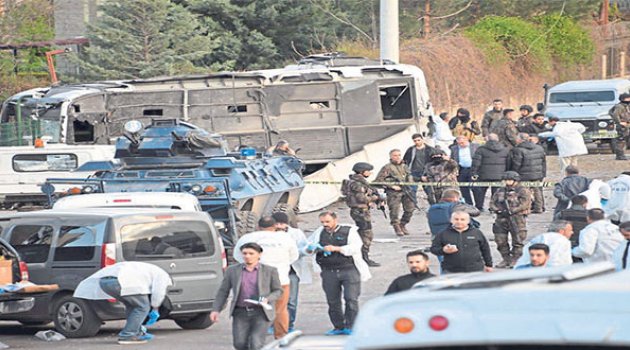 Diyarbakır'da Polise Bombalı Saldırı