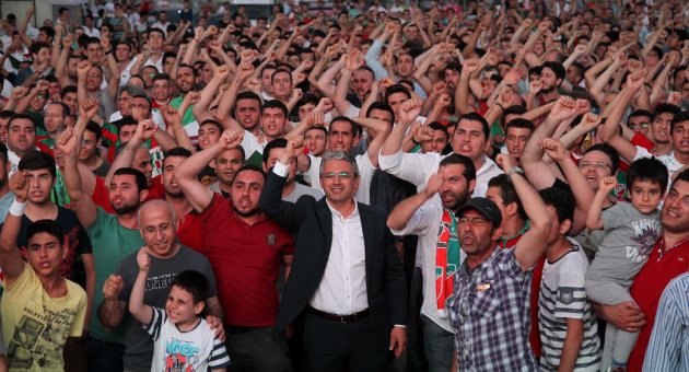 Dünya Karşıyakalılar Günü’ne coşkulu kutlama