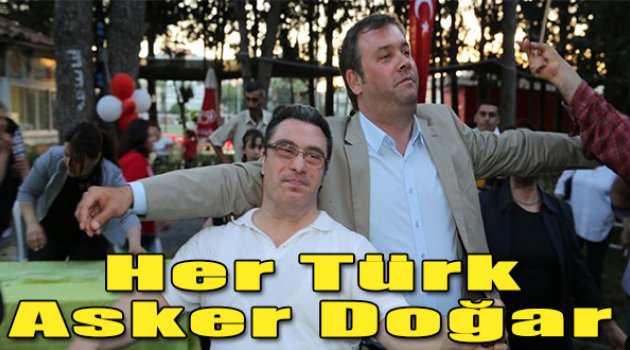 Ellerinde kına yüzlerinde gurur