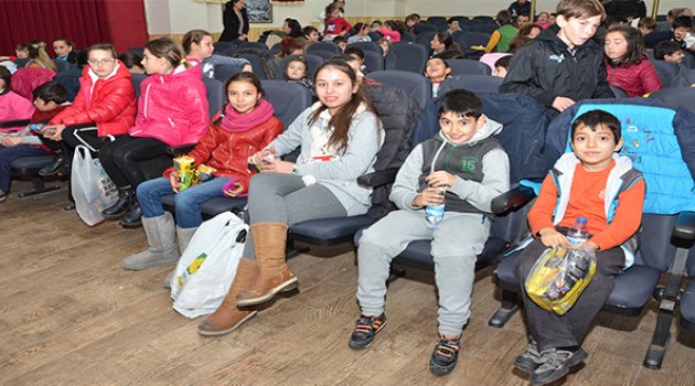 Foça Belediye Sineması'nda Film Keyfi Başladı