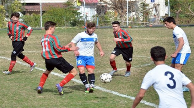 Foça Belediyespor'un U19'ları Rakibini 10-0 Yendi