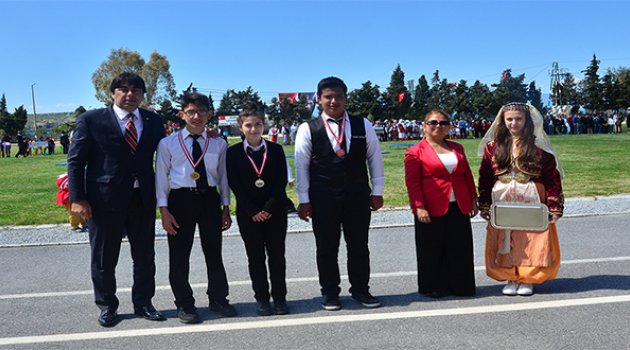 Foça'da Coşku Ve Dostluk Rüzgarı Esti