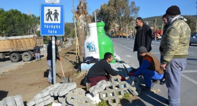 Foça'da Yol Yapım Ve Kaldırım Çalışmaları