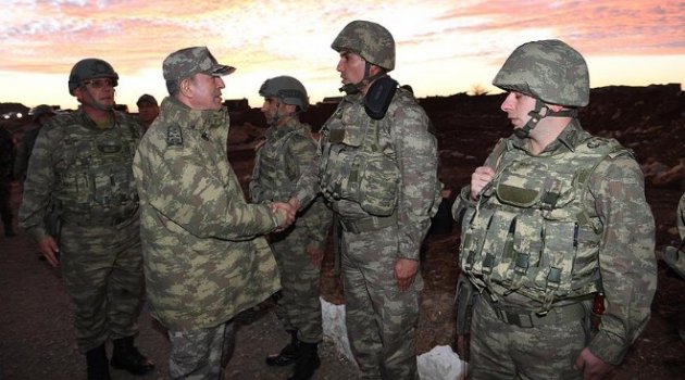 Genelkurmay Başkanı Akar&#039;dan Sınırda Denetim