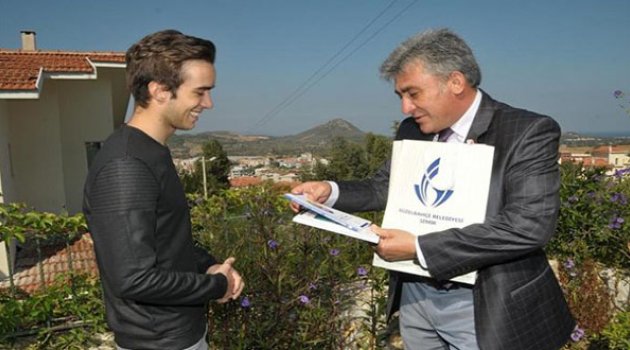 İnce'den Oxford'u kazanan öğrenciye uğurlam