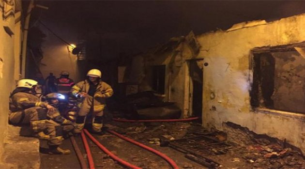 İzmir’de Korkutan Yangın: 1 Ev Kül Oldu!