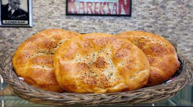 İzmir’de Ücretsiz Sıcak Pide