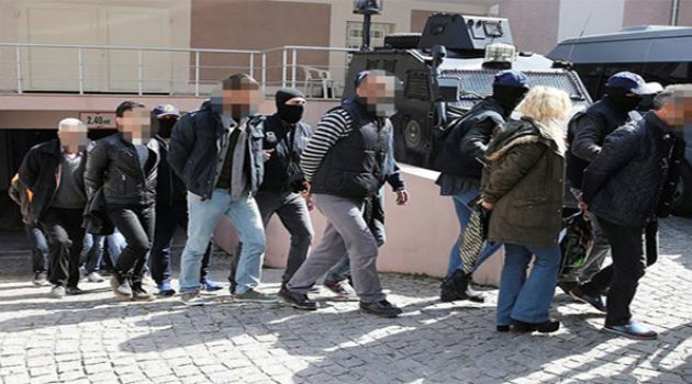 İzmir'de 8 HDP'li Yönetici Tutuklandı