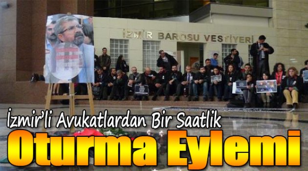 İzmir'de Avukatlardan Bir Saatlik Sessiz Oturma Eylemi