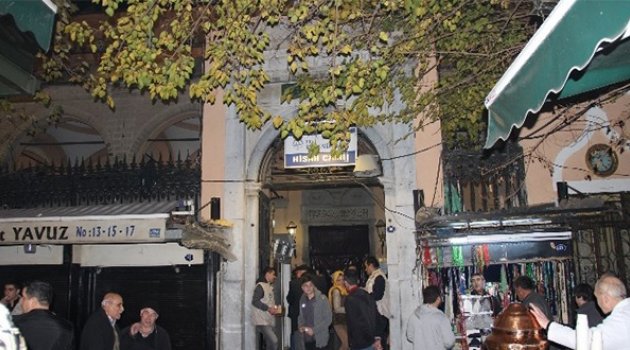 İzmir'de Camiler Doldu Taştı