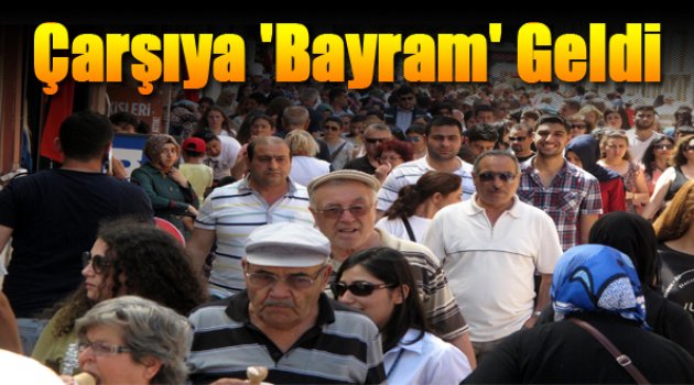 İzmir'de Çarşıya - Pazara 'Bayram Geldi'