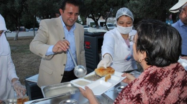 İzmir'de Denize Nazır İftar