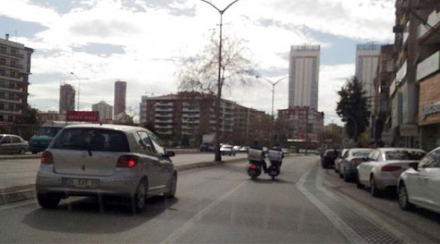 İzmir'de Kuryelerin Ölüm Oyunu