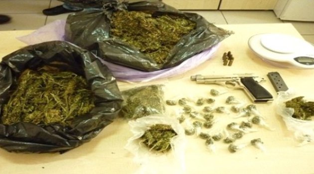 İzmir'de Uyuşturucu Operasyonu: 5 Tutuklama