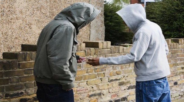 İzmir&#039;de Uyuşturucu Operasyonu