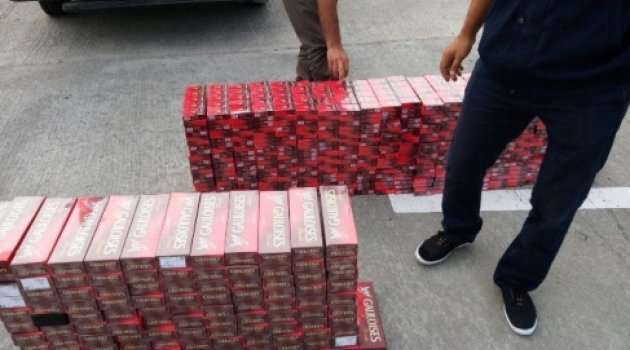 İzmir'e Kaçak Sigara Sokmaya Çalışan Suriyeli Yakalandı