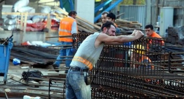 Kadıköy'deki rezidans inşaatında üzerine kalas ve demir düşen işçi öldü!