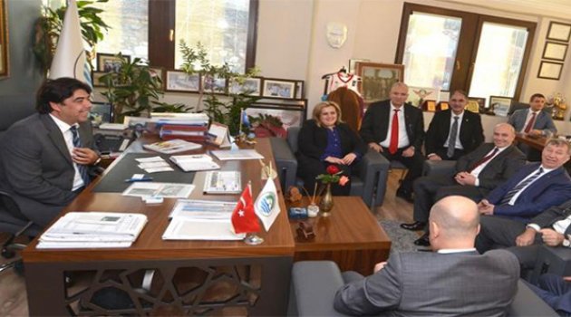 Kardeş Ticaret Odaları Foça’yı Ziyaret Etti