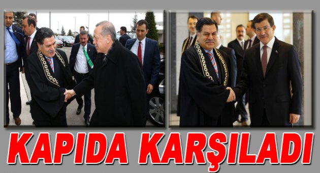 Kılıç kapıda karşıladı...