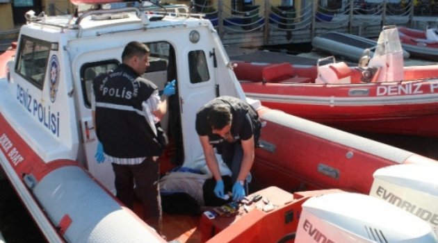 Konak İskelesi Açıklarında Ceset Bulundu