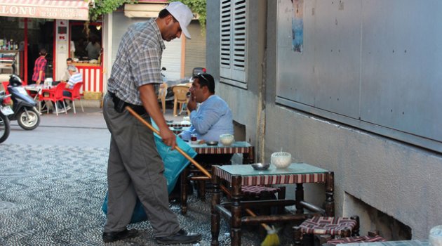 Mahallesine aşık muhtar