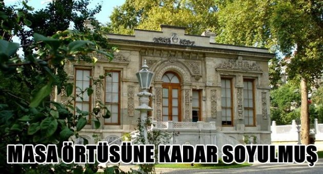 Masa örtüsüne kadar soyulmuş