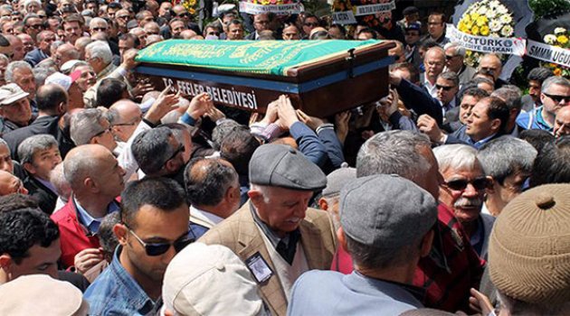 Özlem Çerçioğlu'nun babası toprağa verildi