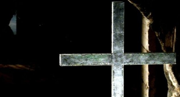 Pedofil papaz kilisede intihar etti