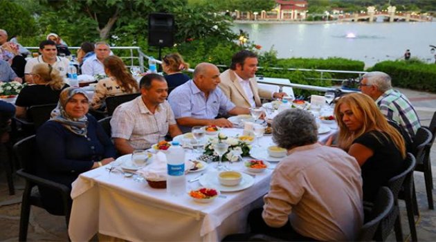 Piriştina muhtarlarla iftarda buluştu