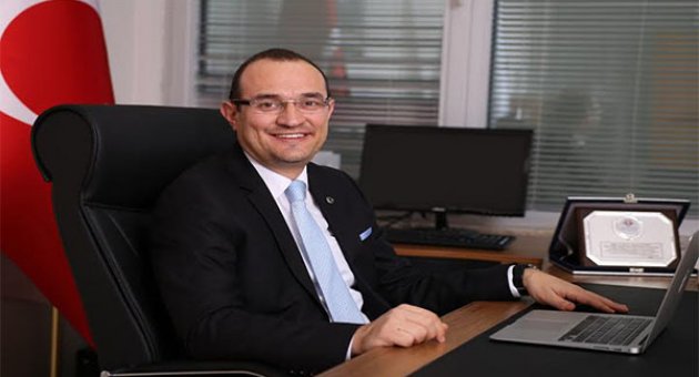 Prof. Dr. Uysal, Öğrencilerine Rağmen Milletvekili Adayı Oluyor