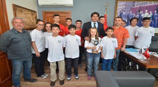 Şampiyonlar Başkanı Ziyaret Etti