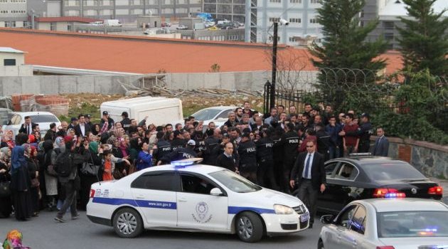 Şehit evine taziyeye giden Kılıçdaroğlu protesto edildi