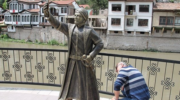 Şehzadenin kılıcını yine kırdılar!