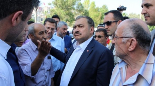 Sevgi Yolu'nda Bakan Eroğlu'na Sevgi Seli