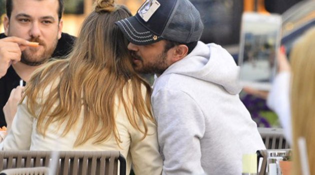 Sevgililerin Romantik Halleri...