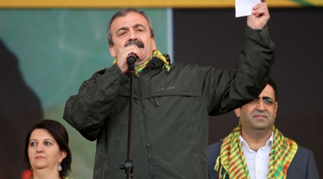 Sırrı Süreyya Önder: Roboski'de halk ayakta