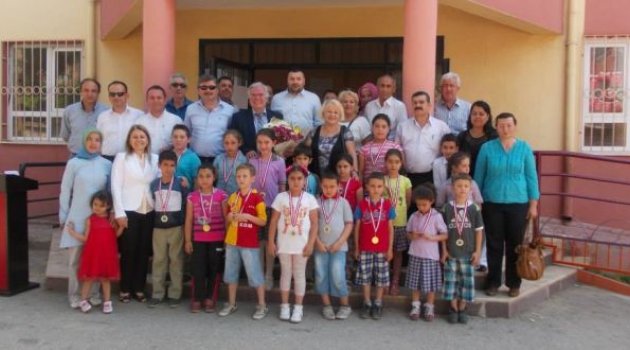 Sivil Toplum Örgütleri Derneği Kitap Bağışlarını Hız Kesmeden Sürdürüyor