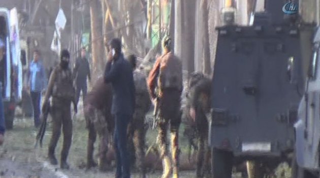 Son Dakika! Diyarbakır'da Bomba Patladı!
