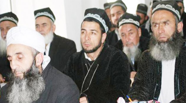 Tacikistan'da 13 bin Erkeğin Sakalı Zorla Kesildi