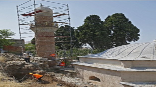 Tarihi Camiye Koruma Kalkanı