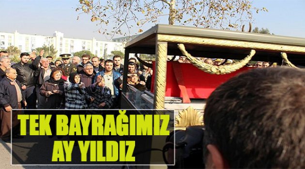 Tek Bayrağımız Ay Yıldız