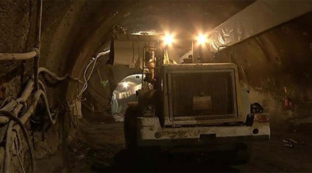 Temeli dün atılan metro inşaatında feci kaza: Bir işçi öldü