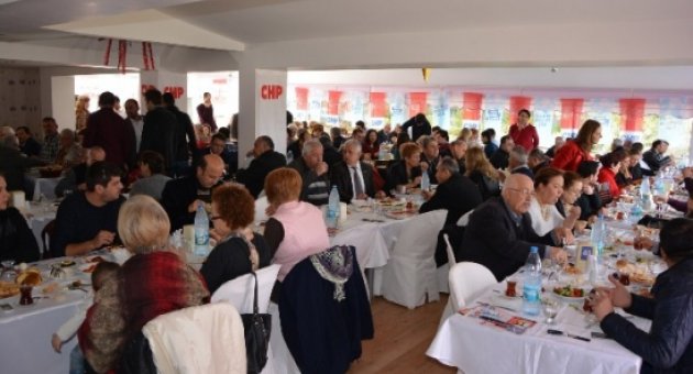 Urla CHP'de Birlik Ve Dayanışma Kahvaltısı