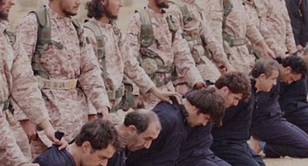 Vahşice katlettiler