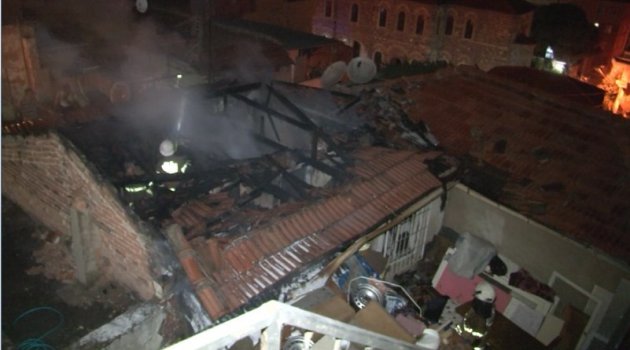 Yangın Uyurken Canını Aldı