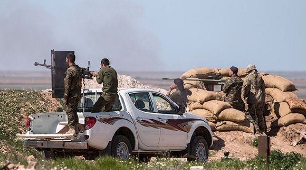 YPG Rakka yolundaki üssü IŞİD'den aldı