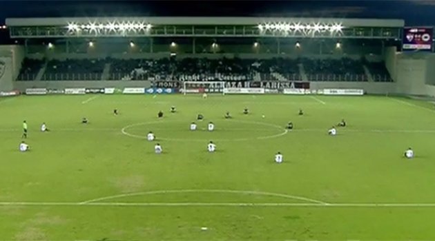 Yunanistan Ligi&#039;nde Mülteciler İçin Oturma Eylemi